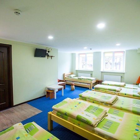 Apart Hotel Avinos Лвив Екстериор снимка