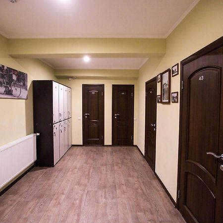 Apart Hotel Avinos Лвив Екстериор снимка