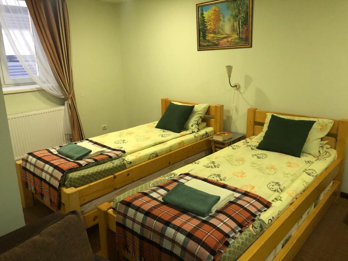 Apart Hotel Avinos Лвив Екстериор снимка